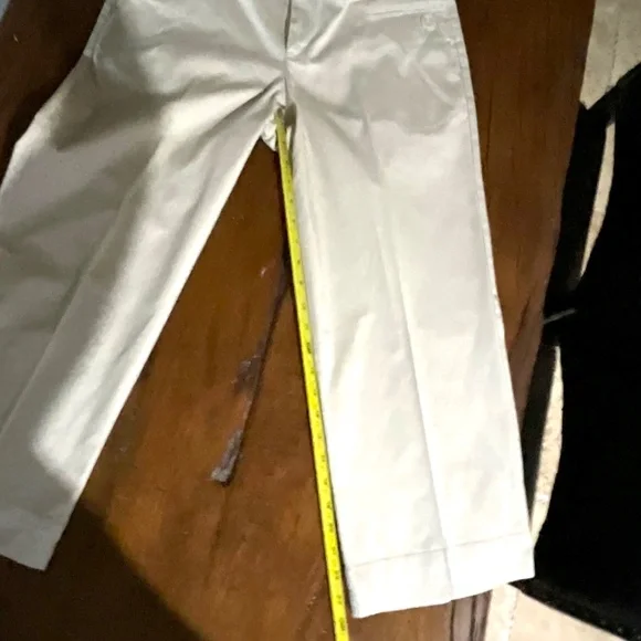 Massimo Beige Flat Front Capris Size 6 - Picture 10 of 11